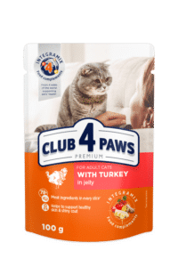 CLUB 4 PAWS Premium visavertis konservuotas maistas suaugusioms katėms su kalakutiena drebučiuose, 100 g x 24